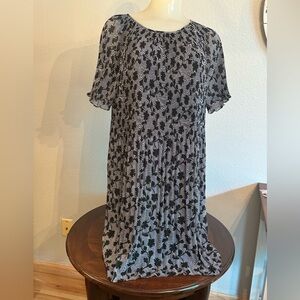 MICHAEL KORS BLACK AND WHITE PLEATED DRESS